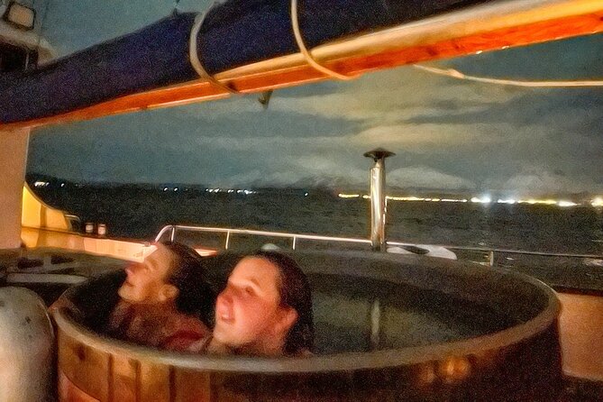 Luxury Northern Lights Cruise With Hot Tub and Dinner - Highlights of the Cruise