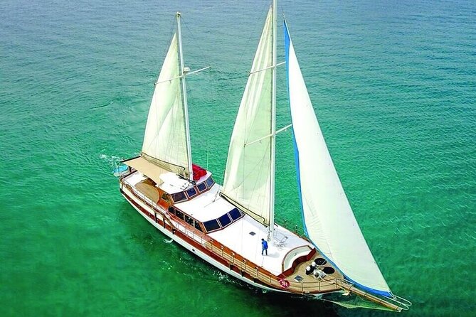 Luxury Sunset Sailboat, Gourmet Dinner and Open Premium Bar. Los Cabos - Customer Reviews