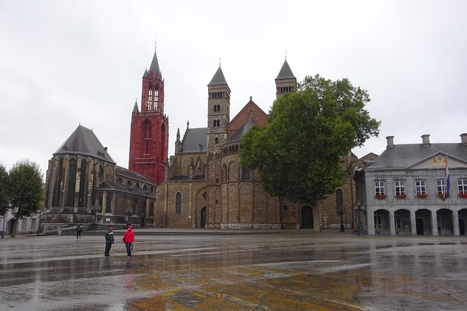 Maastricht Self-Guided Walking Tour & Scavenger Hunt - Tour Highlights and Challenges
