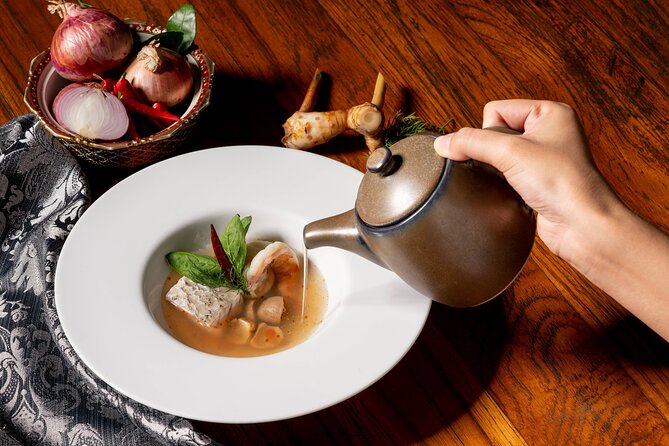 Manohra Cruise Luxury Dining - Exceptional Service Standards