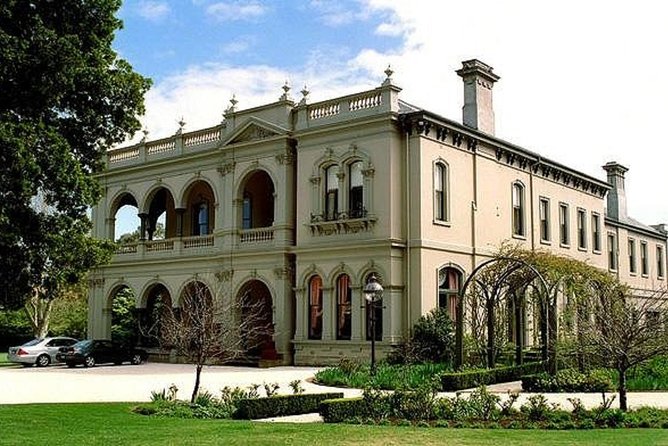 Melbourne City Tour: Lifestyle of the Rich and Famous - Notable Figures of Melbourne