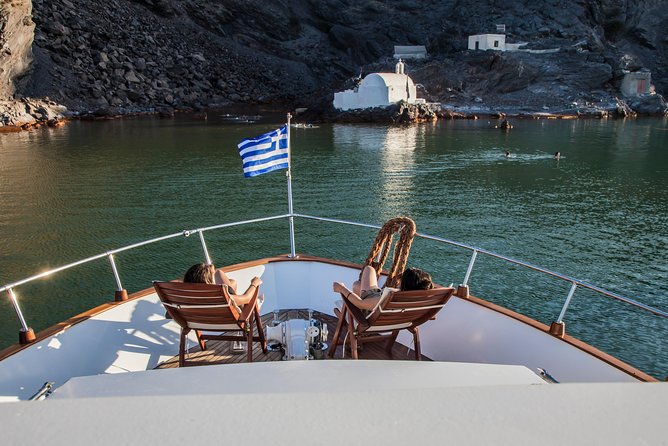 Motor Yacht Sunset Cruise With Gourmet 5-Course Dinner - Refreshing Beverage Selection