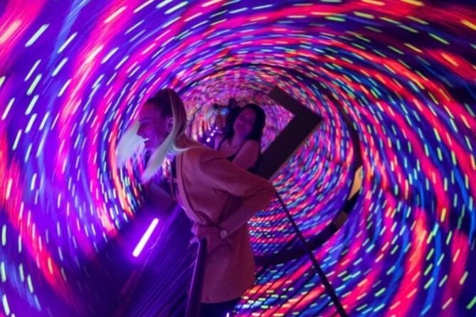 Museum of Illusions Admission in Toronto - Visitor Reviews: Mixed Opinions on the Experience