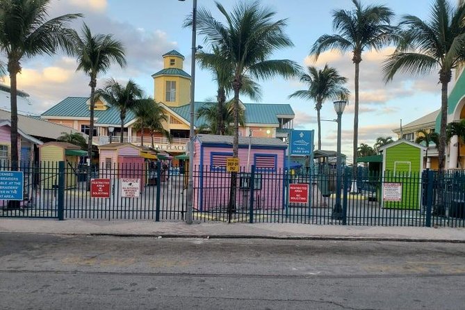 Nassau City Tour That Visits 7 Attractions in Nassau and Atlantis - A Taste of Bahamian Culture at the Fish Fry