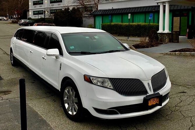 Newark International Airport Stretch Limousine Service - Bottled Water and Alcoholic Beverages