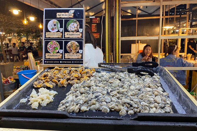Night Life in Bangkok - Jodd Fairs Train Night Market(Joint) - Questions