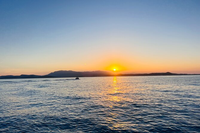 Night Snorkeling and Boat Experience With Appetizer and Drinks - Professional Guide and Necessary Equipment