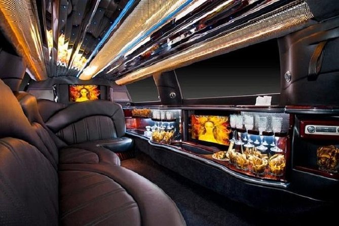 NYC VIP Private Luxury Airport Arrival Ride by Stretch Limousine, SUV or Sedan - Meeting and Pickup Details
