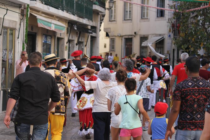 Old Lisbon: Alfama and São Jorge Neighborhoods 3-Hour Walking Tour - Lisbon Cathedral: a 12th-Century Marvel