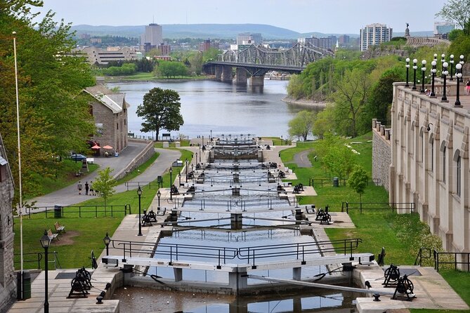 Ottawa Scavenger Hunt: Ottawa's Iconic Sights - Reviews