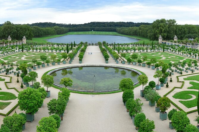 Paris Versailles Exclusive Guided Tour - Group Size and Reviews