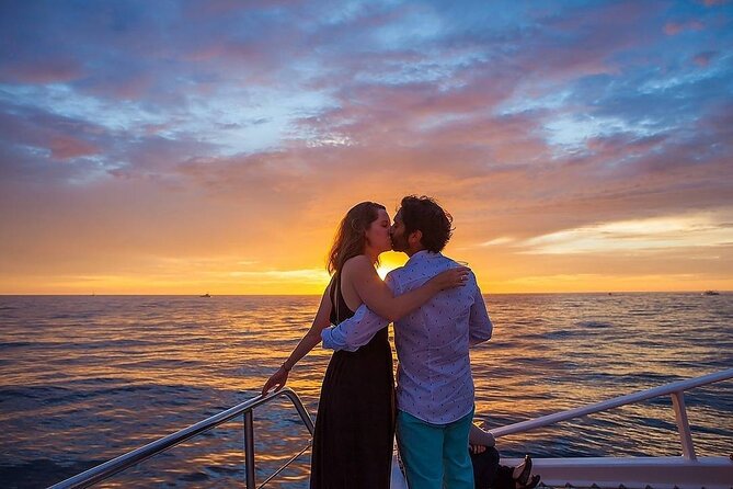 Party Boat! Catamaran by the Arch. Open Bar & Snacks Included - Weather and Minimum Travelers