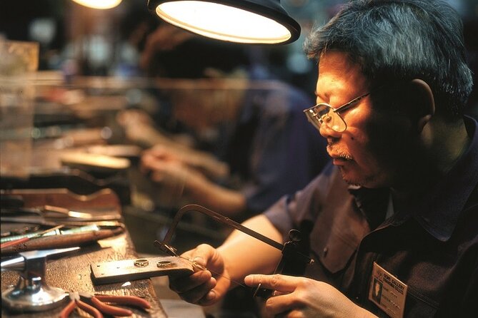 Pattaya City, The Sanctuary Of Truth, & Gems Gallery Shopping Tour - Cultural Insights and Local Traditions