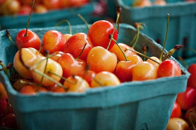 Plant Based Food Tour in Pike Place Market - Tour Guide and Food Choices