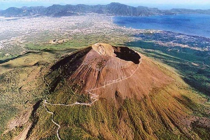 Pompeii & Vesuvius With Lunch & Wine Tasting From Amalfi Coast - Winery Experience