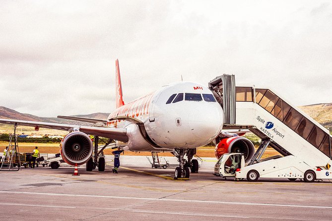 Private Business Class Airport Transfer From Keflavik International Airport - The Sum Up