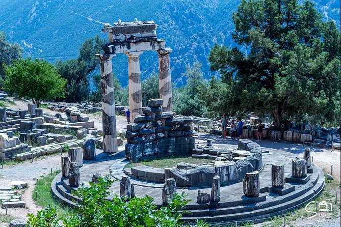 Private Delphi and Hosios Loukas Monastery - Great Lunch and Drinks Included - Unique Experiences