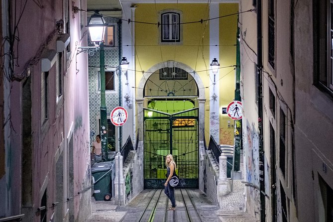 Private Discover Lisbon With a Photographer – Night Edition - Common Questions