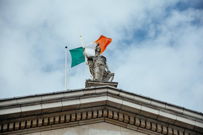 PRIVATE Dublin Kickstart Tour With a Local PRIVATE Guide - Uncovering Unique Stories and Local Recommendations