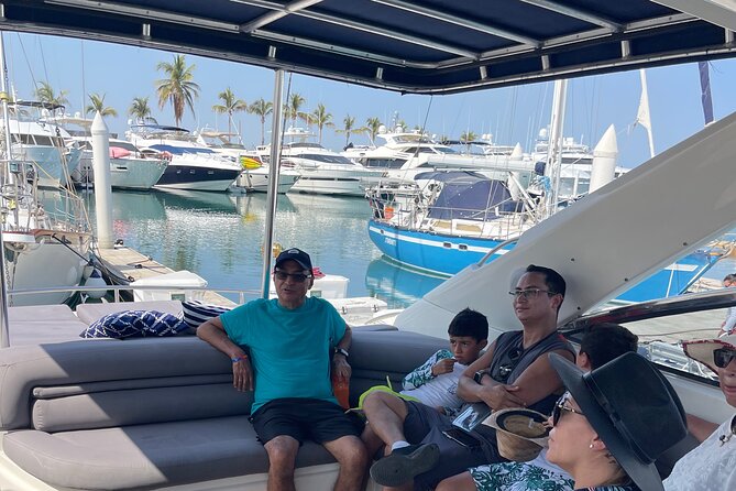 Private Luxury Yacht Tour to Balandra Beach & Isla Espritu Santo - Luxury Amenities on Board