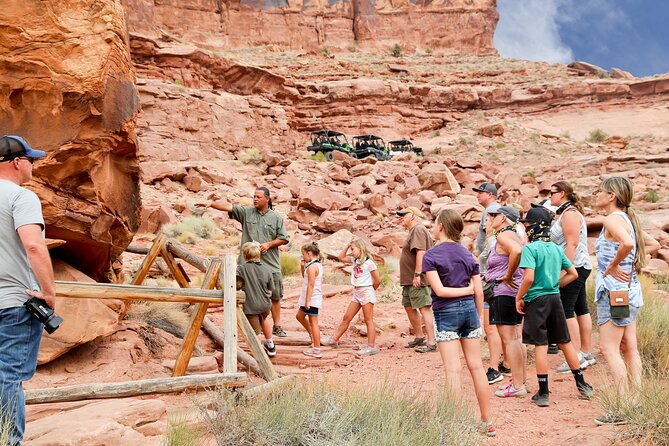 Private Scenic Petroglyph Tour in Moab - Meeting and Pickup