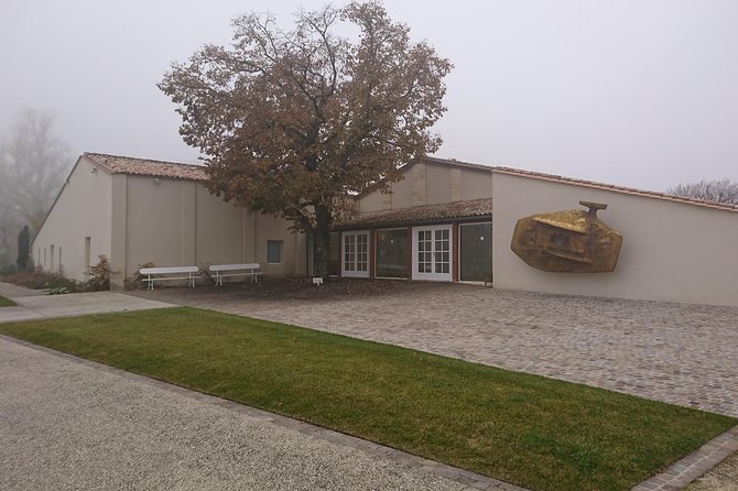 Private Tour and Visits on the Medoc Castle Route (Luxury Minivan) - Booking Availability