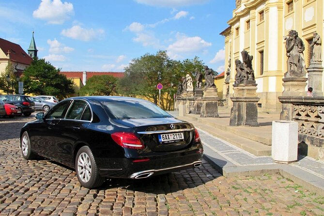 Private Transfer to Prague From Passau - Meeting and Pickup Logistics
