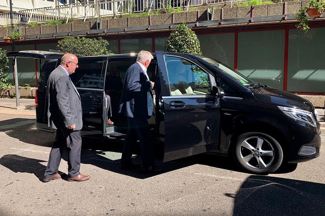 Private Transfer Valladolid Airport or City to Burgos or Leon by Luxury Van - Luxury Van Features
