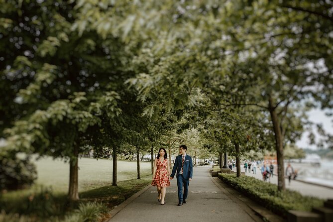 Private Vacation Photography Session With Local Photographer in Vancouver - Book a Private Photo Shoot