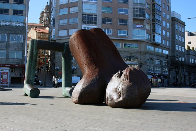Private Walking Tour in Vigo - End Point and Famous Statue