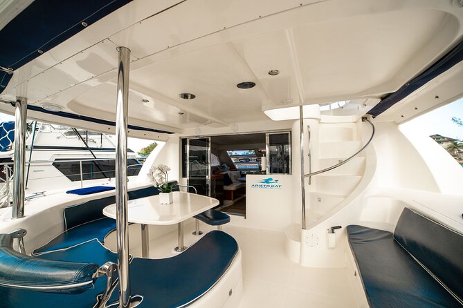 Private Yacht in Montego Bay - Snorkeling, Snacks, Cocktails - Meeting Point and End Point