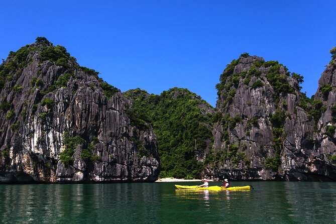 Pu Luong - Ninh Binh - Halong Bay 6 Days - Day 5: Cruising the Iconic Halong Bay