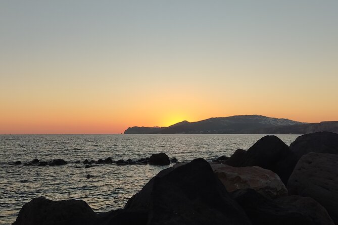 Santorini Private Transfer One-way From/To Airport, Port & Hotel - Meeting and Pickup Instructions