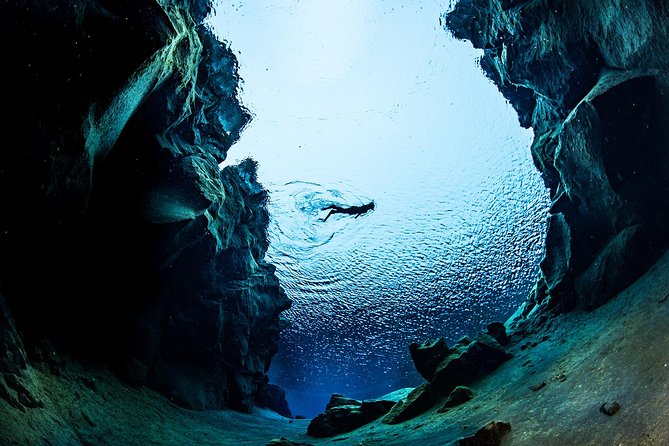 Silfra: Snorkeling Between Tectonic Plates - Meet on Location - Discover the Wonder of Tectonic Plates