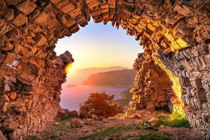 Small Group Walking Tour of Rhodes Old Town From the Cruise Port - Group Size and Duration