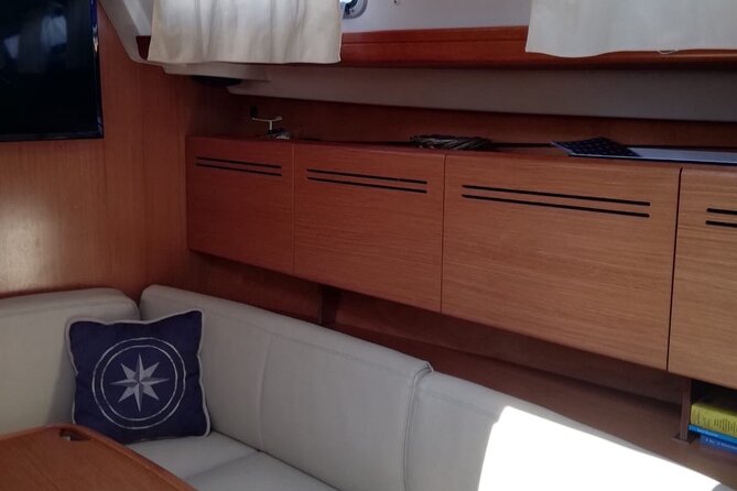 Sorrento Coast on a Sailing Boat All Inclusive - Group Size and Operator Information