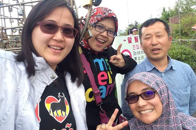 South and West Jeju Island Private Tour With Lunch in Jeju Island - Customer Reviews