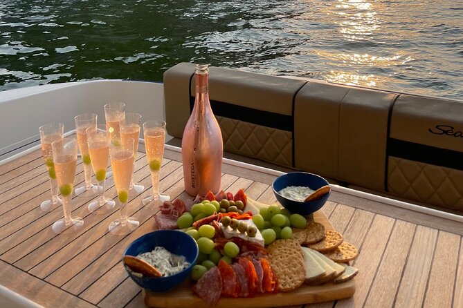 Sunset Cruise Aboard a Luxury Yacht - Private Groups - Traveler Reviews