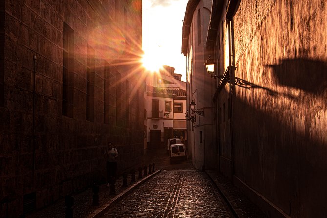 Sunset Walking Tour in Albaicín & Sacromonte - Meeting and Pickup