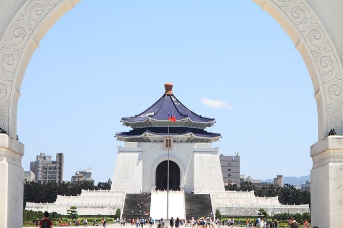 Taipei Day Tour: CKS Memorial Hall, 101, Bangka & Dadaocheng - Taipei 101