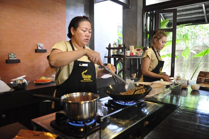 Thai Cooking Class Tour at Baipai Thai Cooking School - Additional Information and Policies