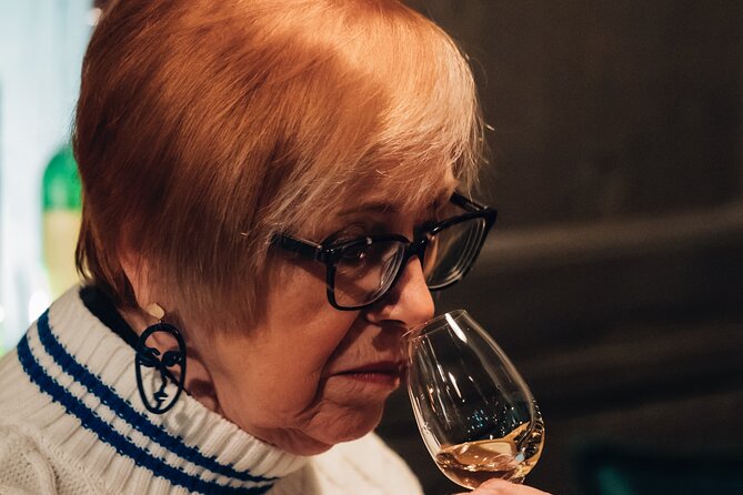 The Whiskey Trail Dublin Tasting Tour With Local Guide - Select Date and Travelers