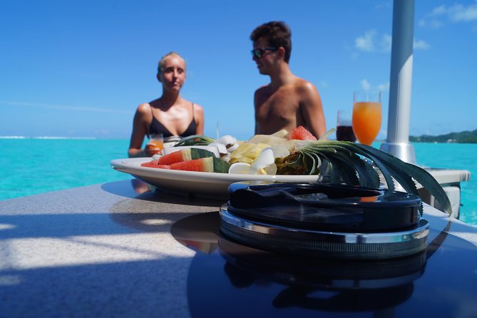 Toa Boat Bora Bora Private Lagoon Tour On Entertainer Bar Boat - Tour Accessibility