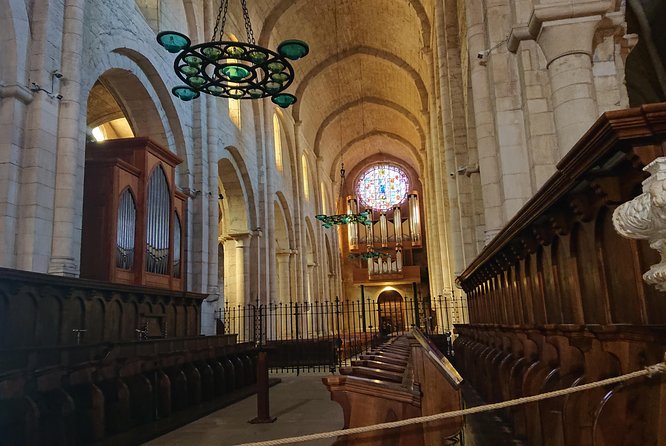 Tour Monastery Poblet - Weather Considerations and Minimum Travelers