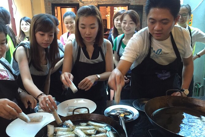 Vegan Cooking Class and Market Tour With Chef Tien - Tips and Techniques for Vegan Cooking