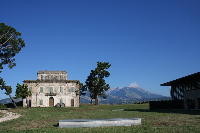  Visit to the Podere Castorani Winery and Wine and Food Tasting - Meeting and Pickup Details