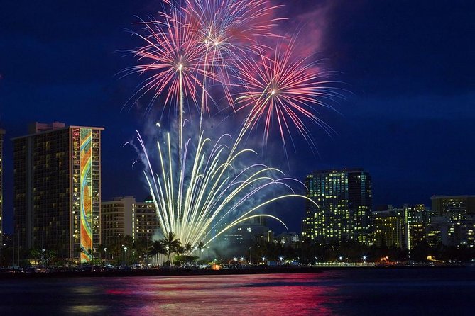 Waikiki Friday Walking Tour. Fireworks! Treats! Some Hula Show! - In-person Guide and Recommendations