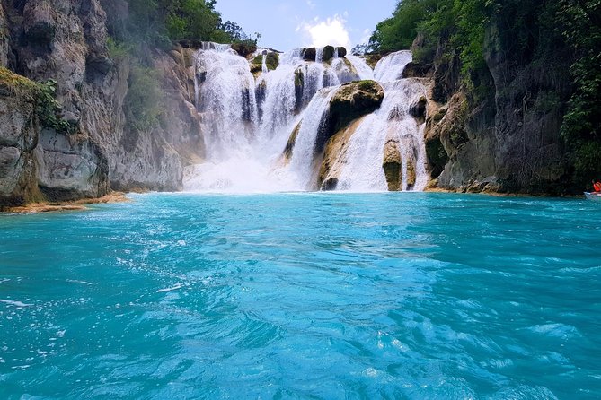 Waterfalls of El Meco and El Salto - Pricing and Copyright Information