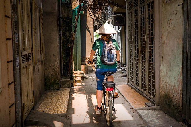 West Lake Journey by E-Bike - Inclusions