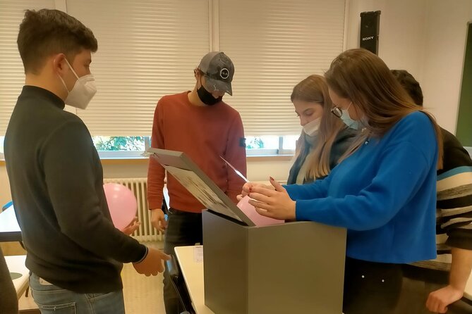 Who Is City, Urban Escape Room in Palma De Mallorca - Group Size and Team Building